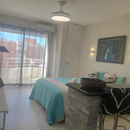 Апартаменты Welcoming In 45 M² With Shared Pool Торремолинос