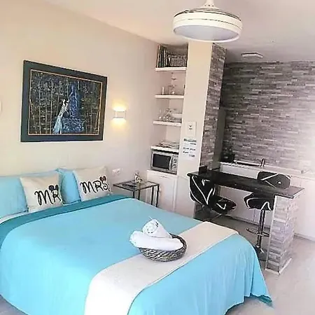 Apartamento Welcoming In 45 M² With Shared Pool *